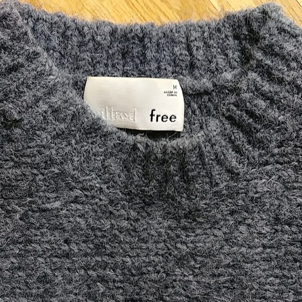 Wilfred Free Aritzia Lolan cropped Alpaca wool blend sweater - Picture 4 of 7